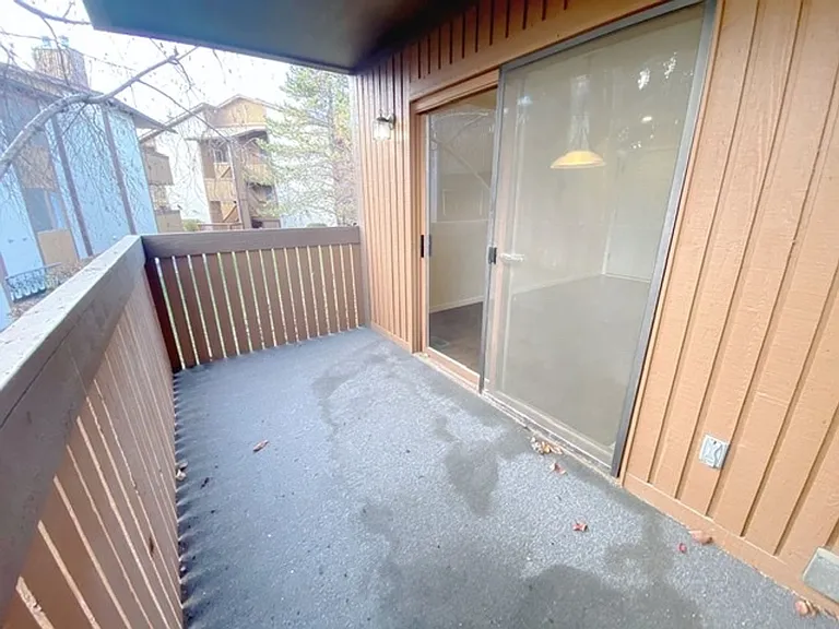 7270 Huntsmen Cir #F — Photo 33