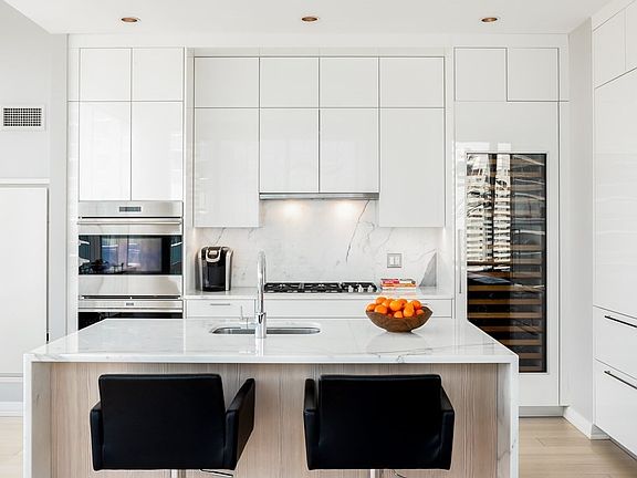 5th image of 1 Franklin St Unit 3408