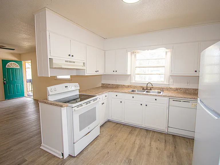 185 Westwood Dr #A — Photo 13