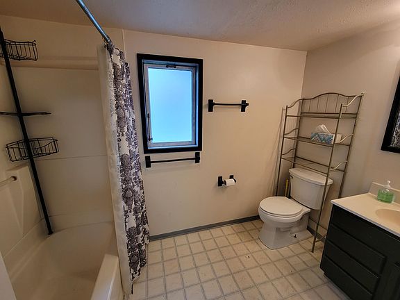 5th image of 3401 Hoyt Ave