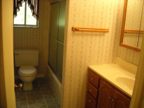 5th image of 119 Brookwood Ln