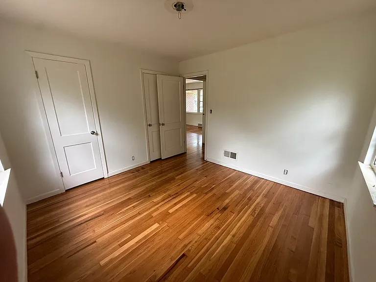 1027 N Lightner St — Photo 6