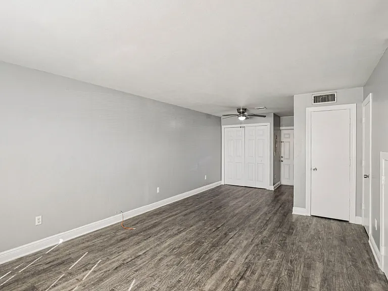 Frankie Court Townhomes — Photo 11
