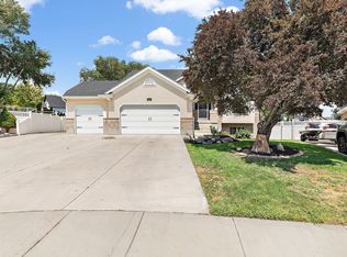 3532 W Winding Creek Cv, Riverton, UT 84065