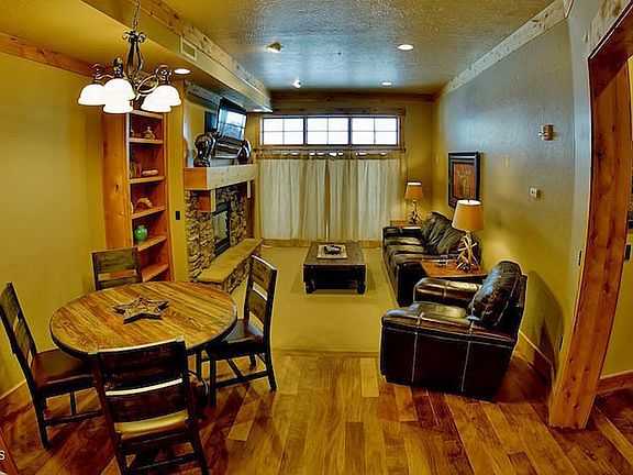 4th image of 122 Hastings Dr #211