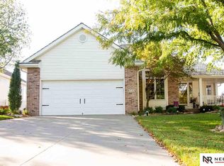 9752 S 175th Cir, Omaha, NE 68136