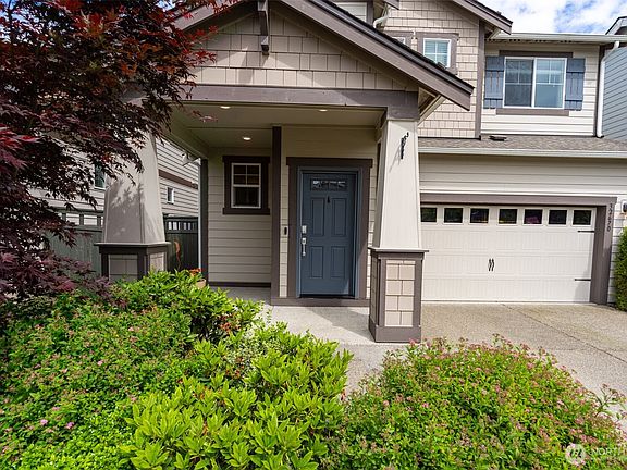3rd image of 32670 Stuart Avenue SE