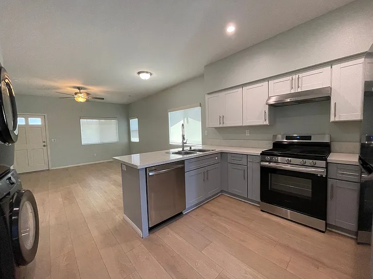 Modern Two Bedroom Two Bathroom Apartment in El Cajon! — Photo 6