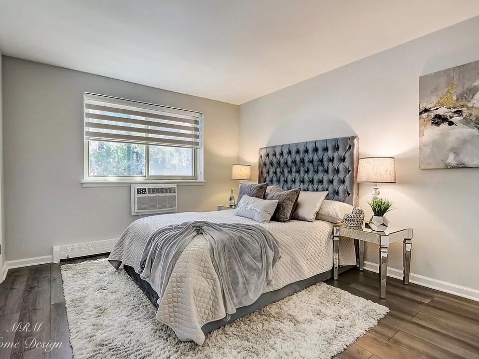1060 W Hollywood Ave #202