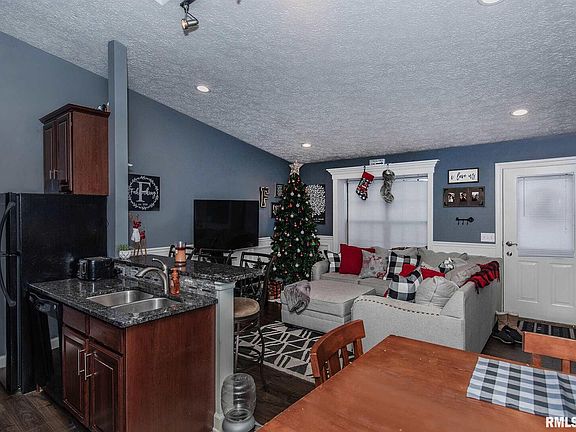 4th image of 4011 Lillie Ave