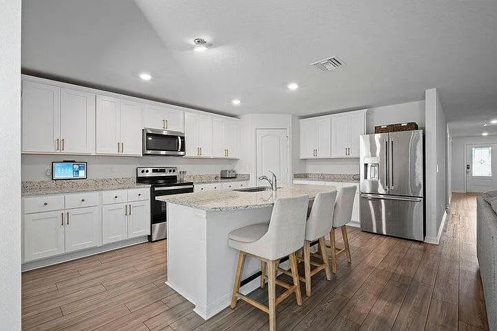 414 SW Dahled Ave — Photo 9