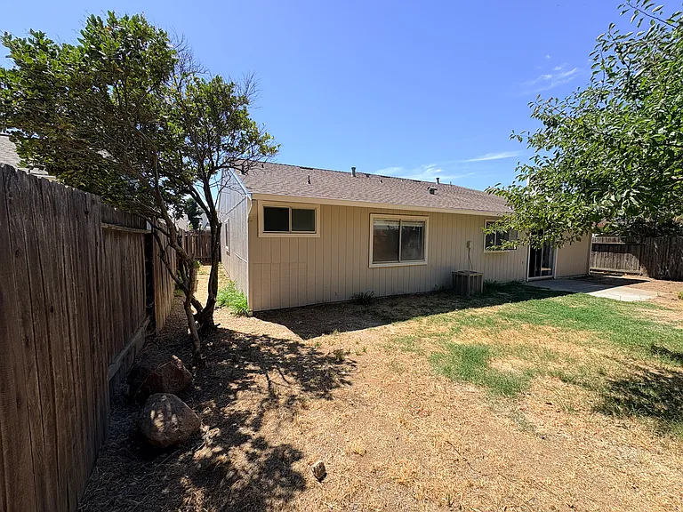 7757 Southbreeze Dr — Photo 21