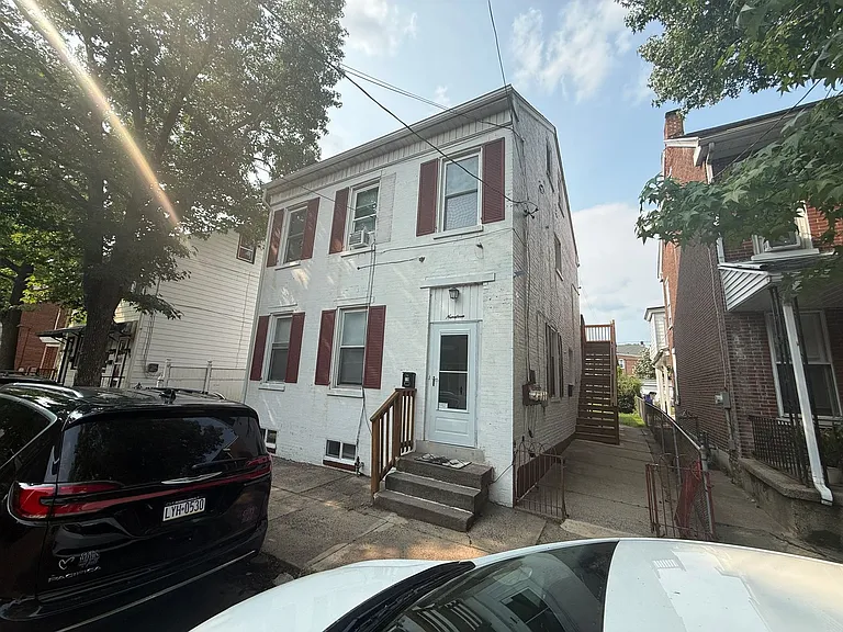 19 Walnut Street — Photo 8