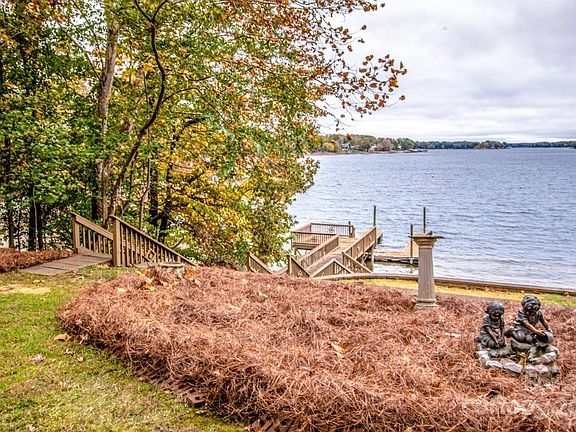 5th image of 226 Pinnacle Shores Dr