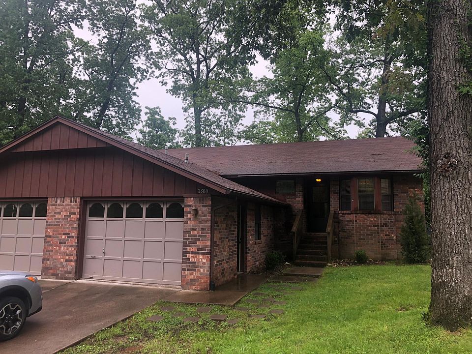 1st image of 2300 Oakwood Ave #2300