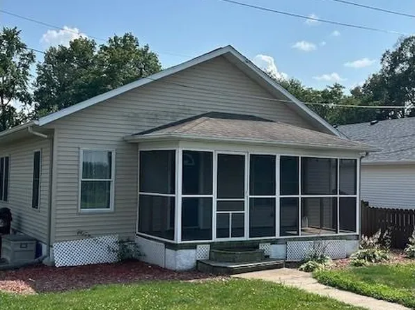 305 N Grand Ave, Auburn, IL 62615
