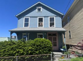 850 Columbia St, Hudson, NY