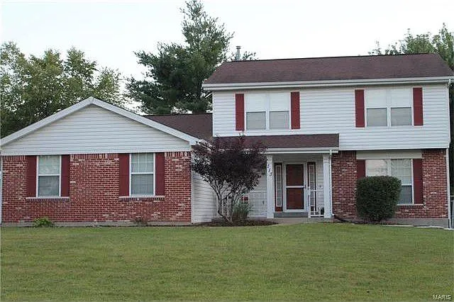 713 Carriage Trail Dr photo 1