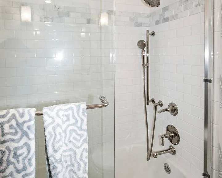 237 E Avenue — Photo 37