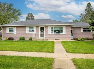1200 4th Ave SW, Waverly, IA 50677