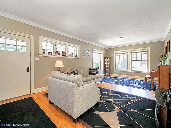 5th image of 9750 S Hoyne Ave
