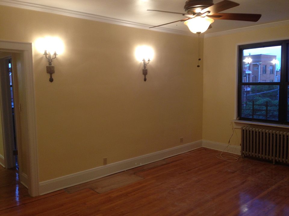 2nd image of 2815 47th St #2R