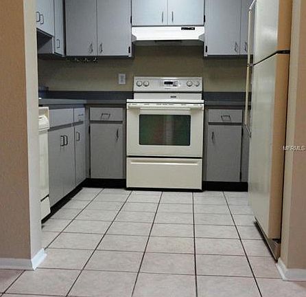 3rd image of 7613 Tamarind Ave