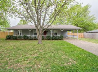 2241 S Emma Ave, Fayetteville, AR 72701