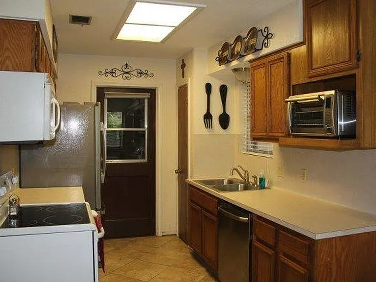 420 Oyster Creek Ct — Photo 14
