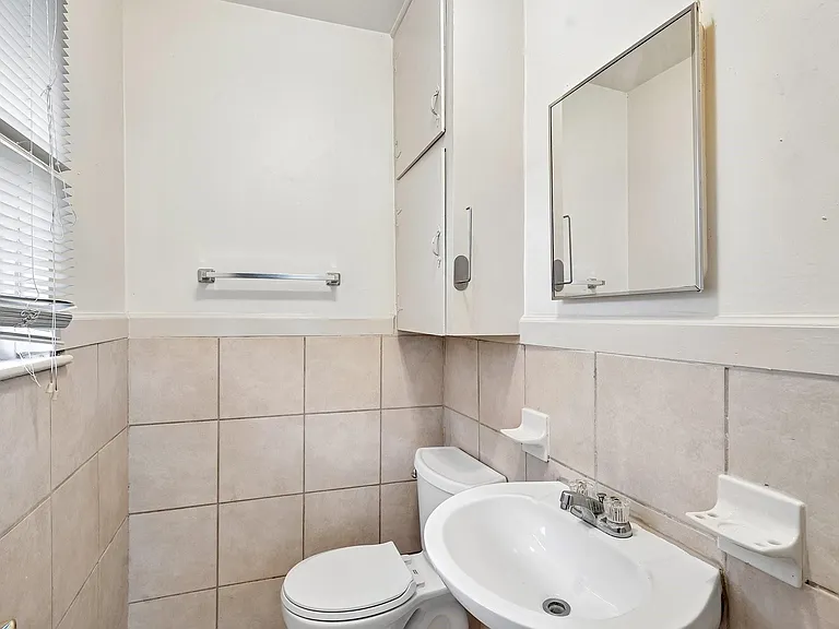 6401 Rowan Ln — Photo 19