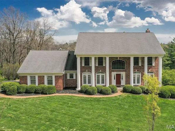 2022 Brook Hill Ct, Chesterfield, MO 63017