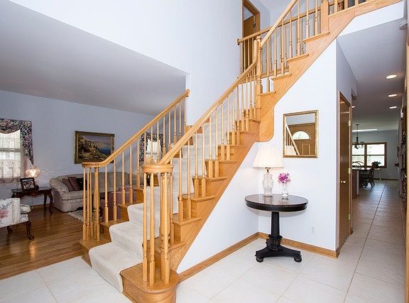 5th image of 2233 Sprucewood Ave
