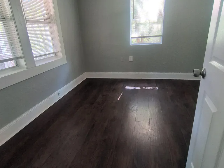 2092 Benedict Rd — Photo 9
