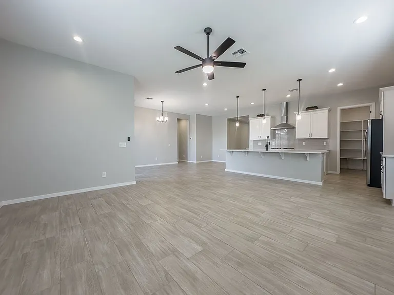 19576 W Cartwright Ave — Photo 14