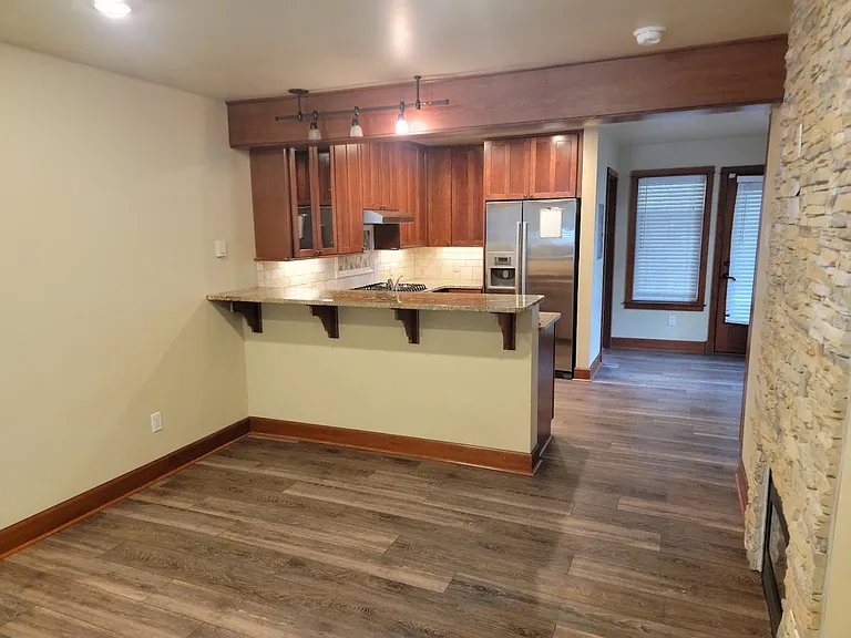 631 E Croy St #23 — Photo 3