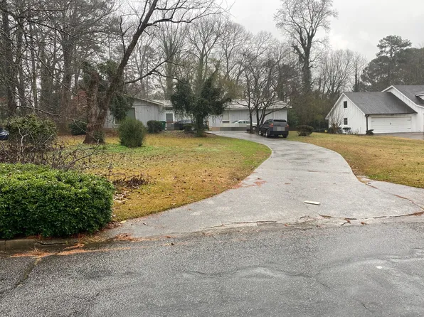 5419 Fieldgreen Dr, Stone Mountain, GA 30088