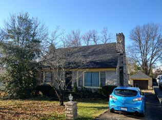 2816 Greenup Rd, Louisville, KY 40217