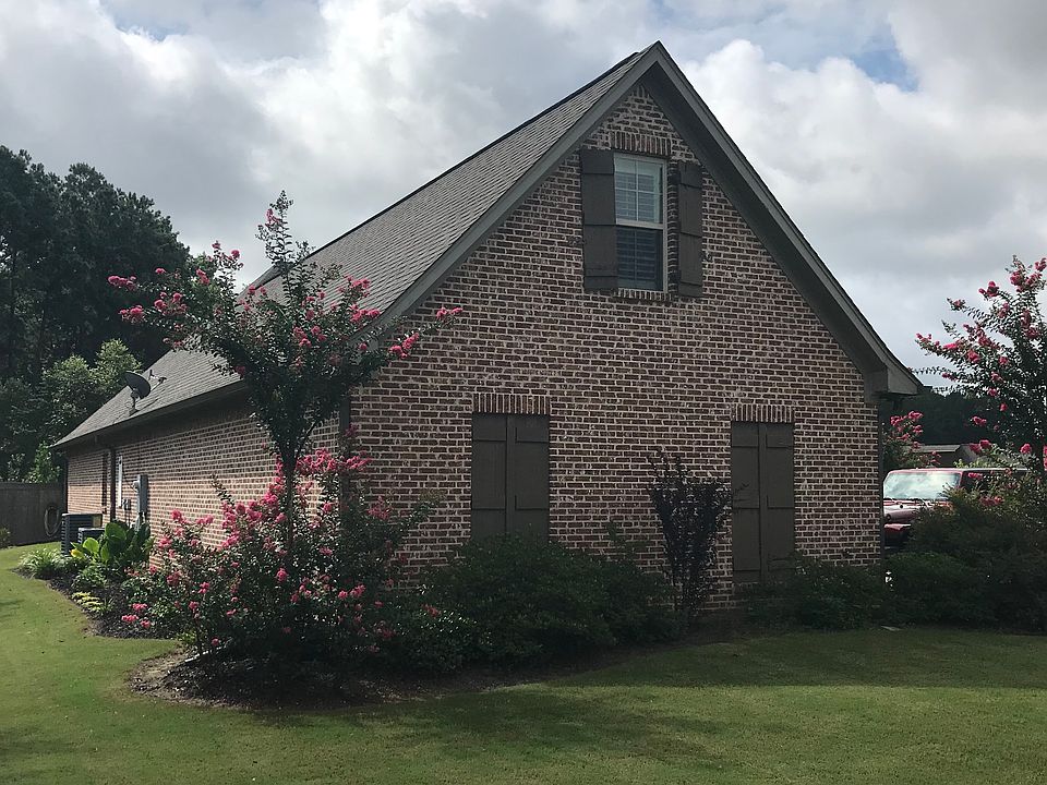 2nd image of 100 Eagles Nest Cir