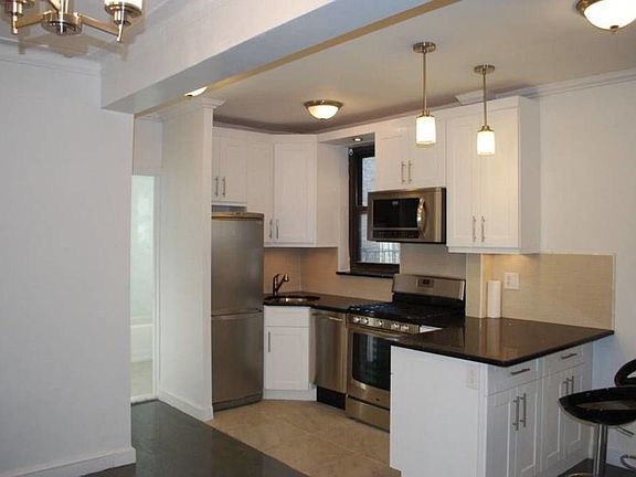 2nd image of 208 E 28th St #3