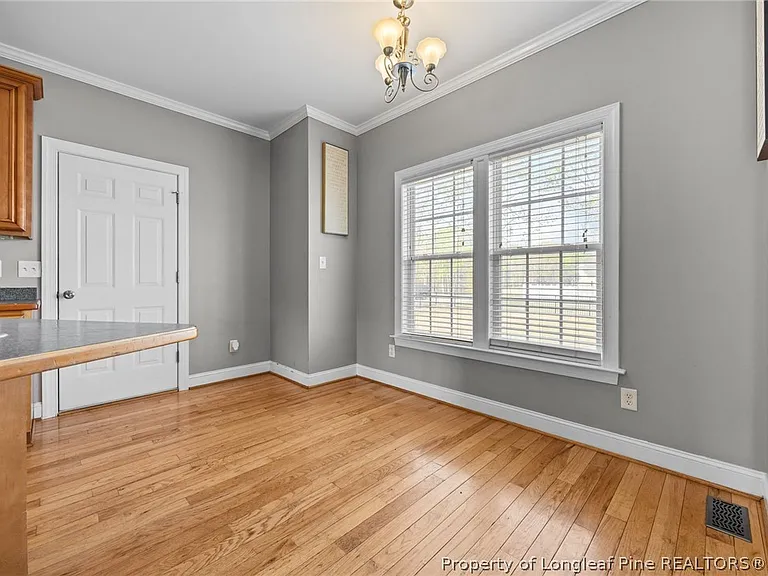 3825 Barnsdale Dr — Photo 15