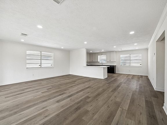 4th image of 1079 Redfish St