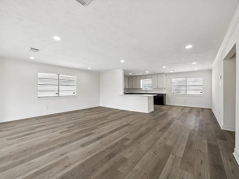 1079 Redfish St — Photo 4
