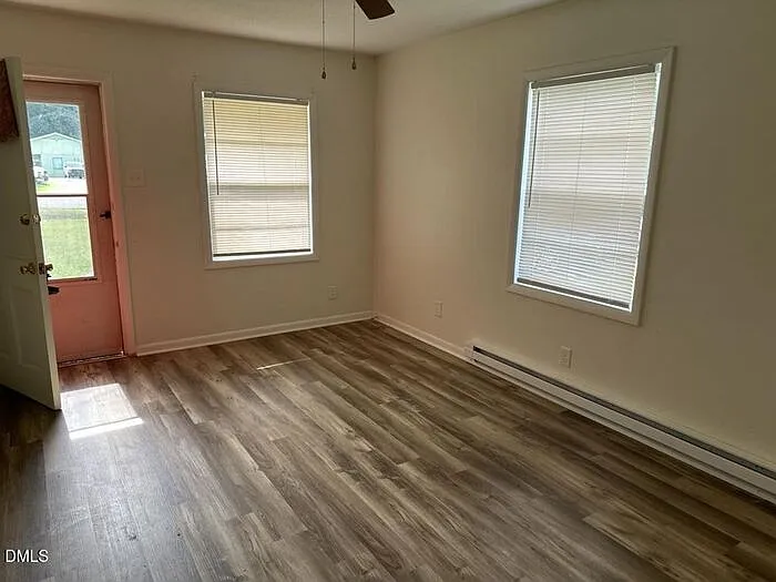 4212 S Alston Ave — Photo 3