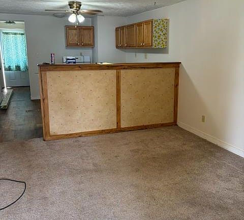 3rd image of 520 E 7th St