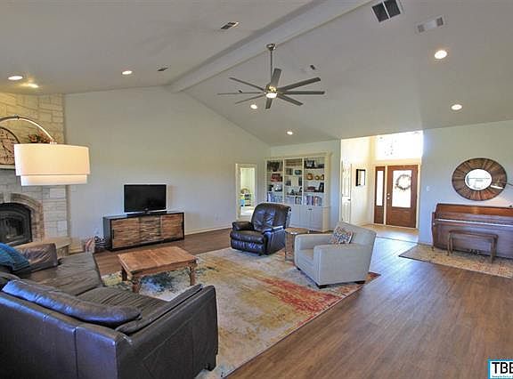 5th image of 500 Olde Oaks Dr