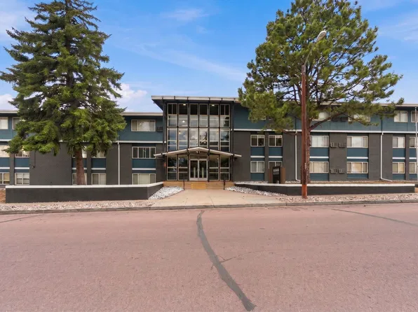 Riverbend Apartments | Renovated 1- & 2-Bedroom Apartments in Colorado Springs