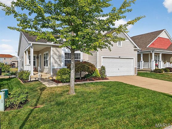 2nd image of 1733 Briarmanor Dr
