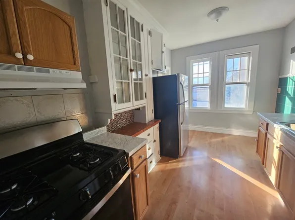 330 Laurel St Unit 402, Hartford, CT 06105