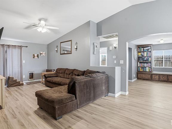 3rd image of 106 Misty Meadow Dr