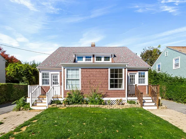 73 Old Fort Rd, Newport, RI 02840